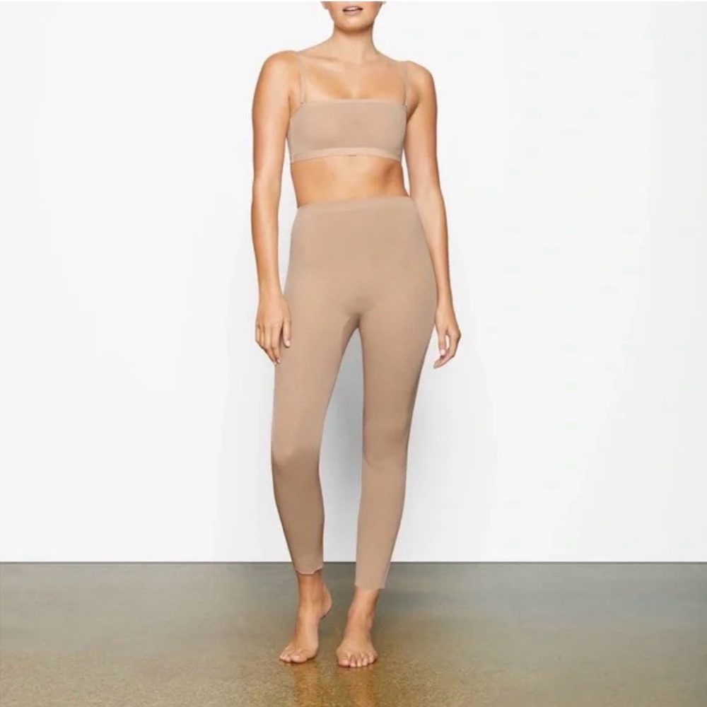 SKIMS *NWT SHEER SCULPT LOW BACK CROPPED LEGGING | COLOR: SAND | SIZE: XXS